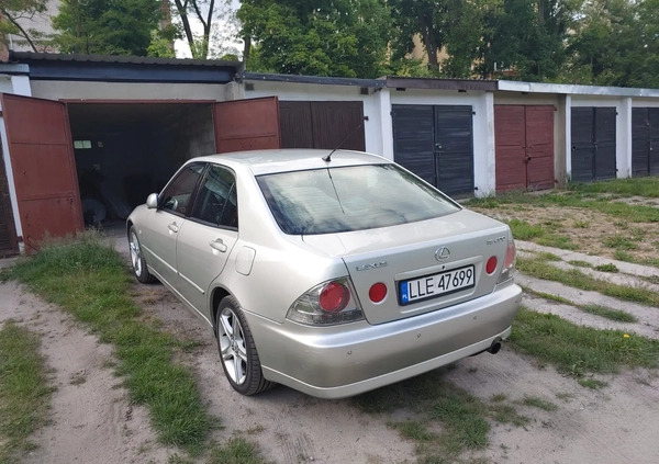 Lexus IS cena 26700 przebieg: 275000, rok produkcji 2002 z Łęczna małe 46